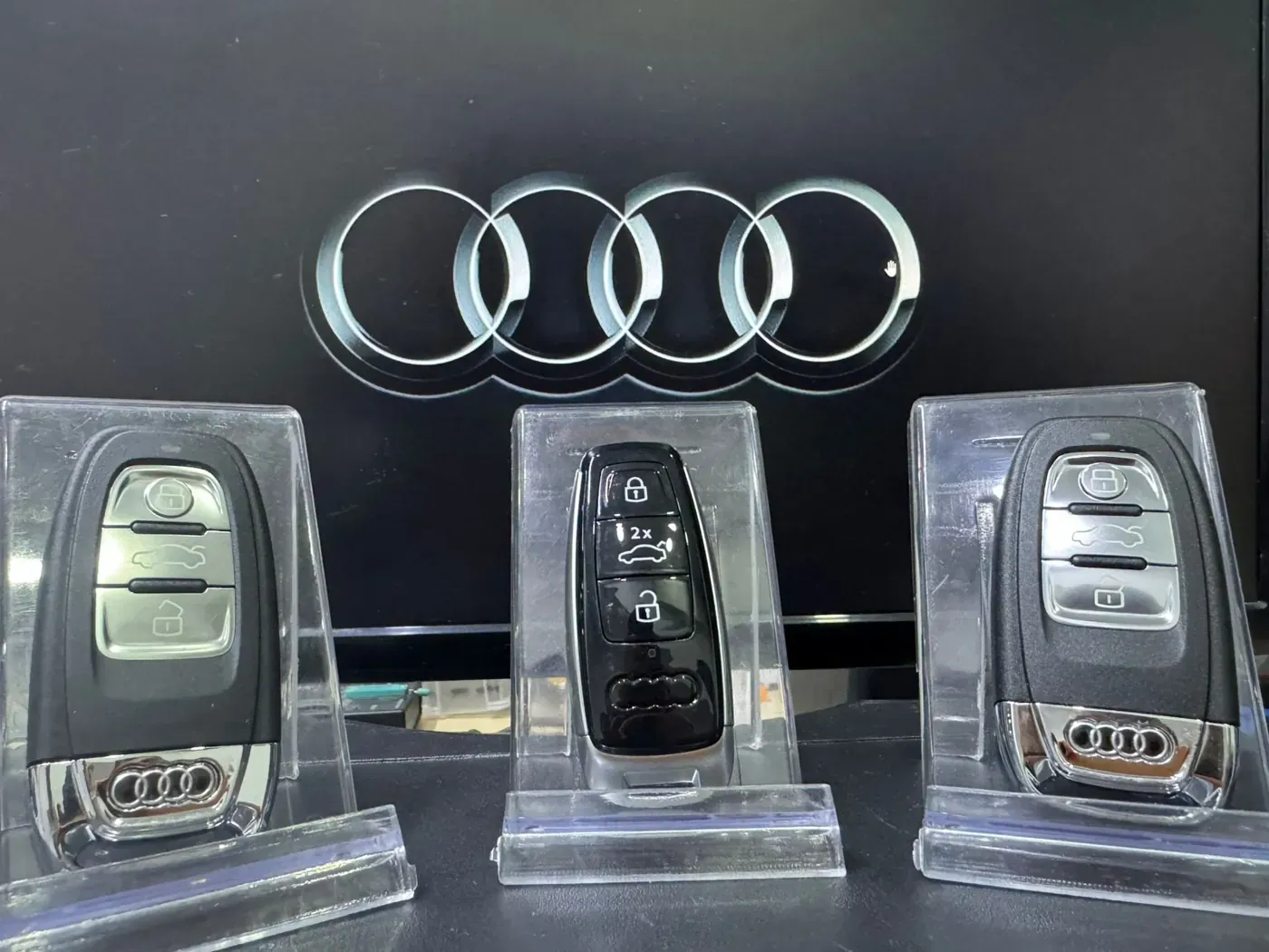 Llaves Audi con chip y control hechas por Carllaves en Bogotá
