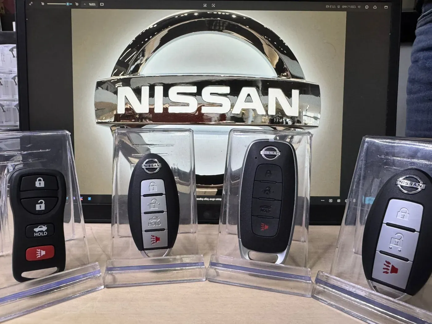 Llaves Nissan con chip y control hechas por Carllaves en Bogotá