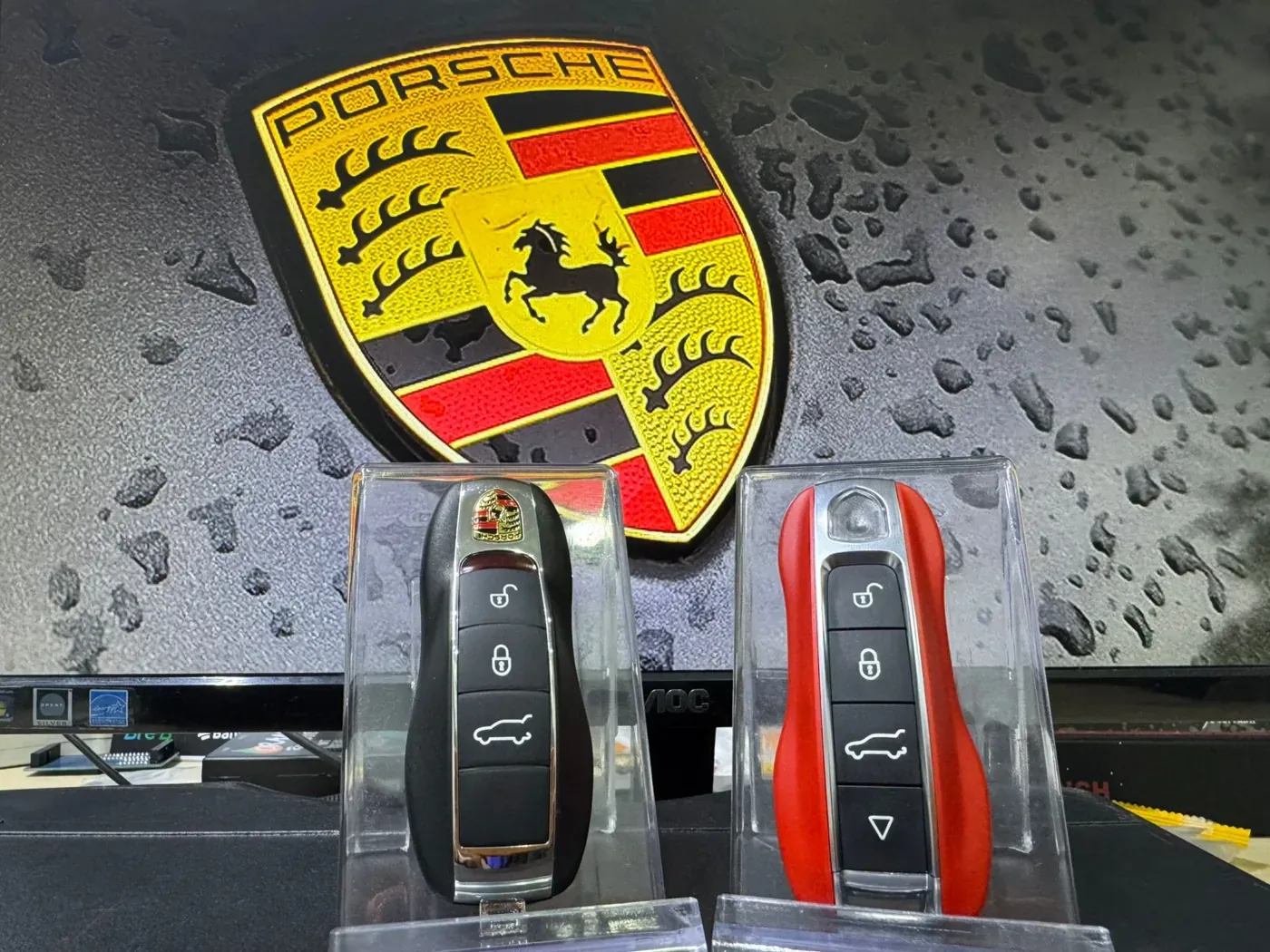 Llaves Porsche con chip y control hechas por Carllaves en Bogotá